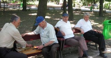 Stire din Social : Numărul pensionarilor care au primit indemnizaţie socială a crescut, în iulie, cu 1.656 persoane
