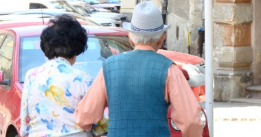 O pensionară de 82 de ani, din Constanța, păgubită cu 2.000 de lei
