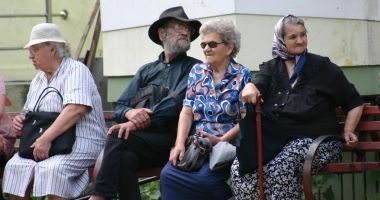 Stire din Social : Pensionarii, dornici să plece la tratament. Biletele, acordate în funcție de punctaj
