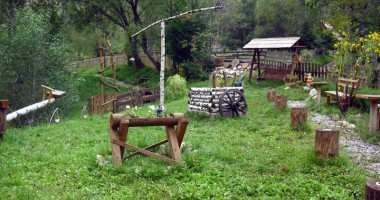 Stire din Economie : S-a lansat PROGRAMUL "VACANȚE LA ȚARĂ". UNDE MERGEM și cu CÂȚI BANI