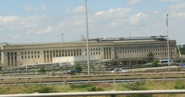 Stire din Actualitate : Angajații civili de la Pentagon vor intra două săptămâni în șomaj parțial