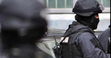Stire din Eveniment : Percheziții la membrii clanului Duduianu în Sintești, Ilfov. Patru persoane  au fost ridicate de polițiști
