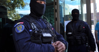 ȚEPE cu amenzi auto, depistate de polițiști. Percheziții la CNADNR