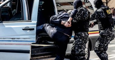 Stire din Eveniment : Percheziții DIICOT, la Constanța. Cinci proxeneți au fost reținuți