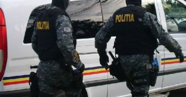 Stire din Eveniment : Percheziții fulger la mai multe persoane suspectate că ar fi furnizat ilegal, pe internet, programe TV românești