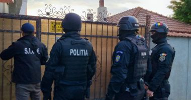 Stire din Eveniment : Procurorii DNA efectuează percheziții în Constanța