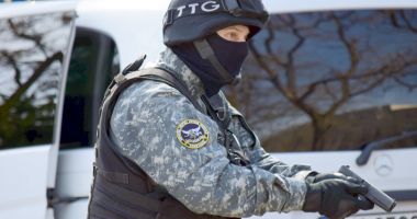 PERCHEZIȚII LA PERSOANE BĂNUITE DE OPERAȚIUNI ILICITE CU TUTUN