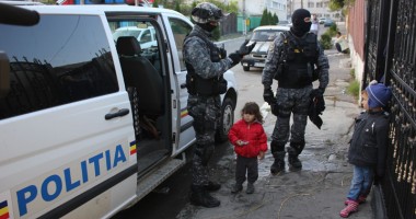 Descinderi cu mascați la hoții din locuințe care au băgat spaima-n constănțeni - 10
