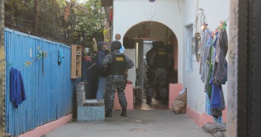 Descinderi cu mascați la hoții din locuințe care au băgat spaima-n constănțeni - 14