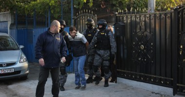 Descinderi cu mascați la hoții din locuințe care au băgat spaima-n constănțeni - 16