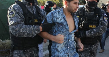 Descinderi cu mascați la hoții din locuințe care au băgat spaima-n constănțeni - 4