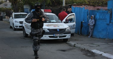 Descinderi cu mascați la hoții din locuințe care au băgat spaima-n constănțeni - 9