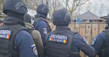 Stire din Eveniment : Casele băieților criminali, percheziționate de DIICOT. Ce caută polițiștii