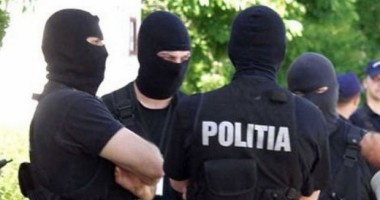 Stire din Eveniment : Un francez ce aducea emigranți din Sri Lanka în România, în atenția DIICOT