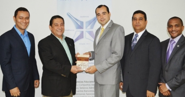 Stire din Actualitate : Percheziții în El Salvador, la biroul avocatului Fonseca