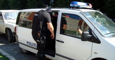 Stire din Eveniment : Percheziții la Constanța într-un dosar de evaziune fiscală