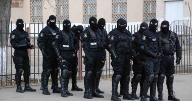 Stire din Eveniment : Suspecți de contrabandă cu alcool și tutun, depistați