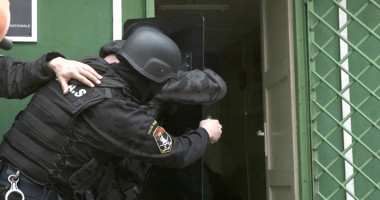 Stire din Eveniment : Clanul interlop Raim, luat ca din oală de mascați