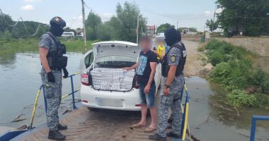 Stire din Eveniment : Percheziții la contrabandiștii de țigări. Zeci de mii de pachete, confiscate de polițiștii de frontieră