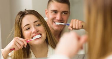 Stire din Sănătate : Schimbarea periuţei de dinţi, recomandată după răceli şi gripe