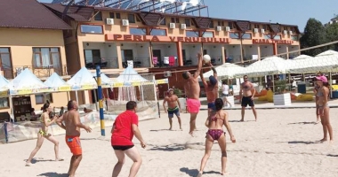 Stire din Diverse : Toată lumea râde, cântă și dansează, la Perla Venusului