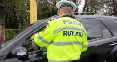 Stire din Actualitate : Tânăr prins de către polițiști la volanul unui autovehicul, având dreptul de a conduce suspendat