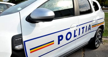 Stire din Eveniment : Bărbat prins de trei ori la rând cu permisul suspendat. A provocat un accident , dar nu s-a lăsat şi a urcat iar la volan