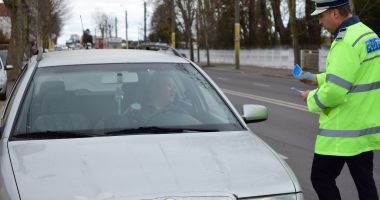HAOS și INCONȘTIENȚI pe șosele! Sute de permise auto reținute de polițiști!