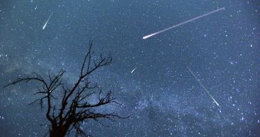 Stire din Social : „Perseide”, evenimentul cosmic al verii. „Ploaia de stele căzătoare” poate fi văzută cu ochiul liber