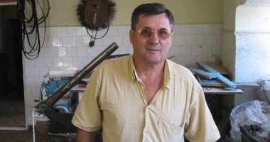 Persoanele cu handicap fac industrie și prestări de servicii în "ateliere" de apartament - 2