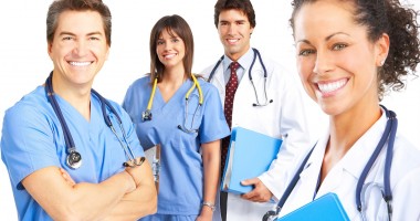 Stire din Sănătate : Medicii români, căutați peste tot în lume
