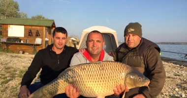 Stire din Eveniment : Pescari meseriași! Capturi incredibile de pește pe lacul Corbu 2