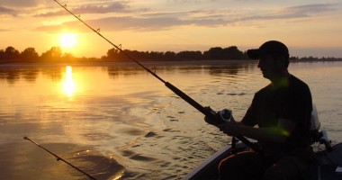 Stire din Eveniment : Pescari amatori căzuți în "plasa" jandarmilor