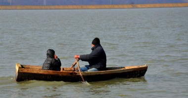Stire din Eveniment : Pescuit "la cușcă" în Marea Neagră