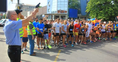Stire din Sport : Peste 1.000 de alergători, așteptați la Crosul Național Olimpic