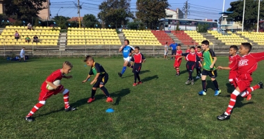 Stire din Sport : Peste 225 de copii, prezenți la etapa I a Cupei Toamnei la mini-rugby