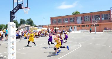 Stire din Sport : Peste 4.000 de copii, la startul Naționalelor de mini-baschet de la Mangalia