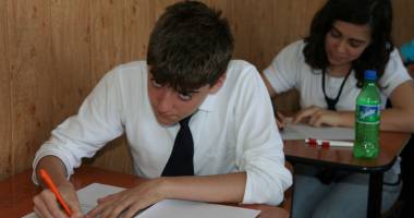 Stire din Cultură-Educație : Peste 1.000 de elevi constănțeni își testează capacitățile  în cinci importante competiții