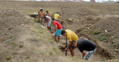 Stire din Cultură-Educație : Peste 100 de arheologi și istorici participă la PONTICA 2014