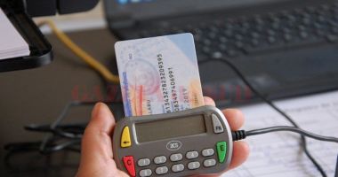 Stire din Social : Peste 20.000 de carduri de sănătate, neridicate de la CJAS
