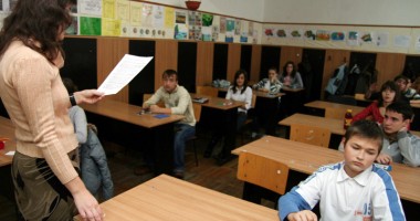 Stire din Cultură-Educație : Peste 500 de elevi constănțeni  s-au întrecut la Olimpiada de lingvistică