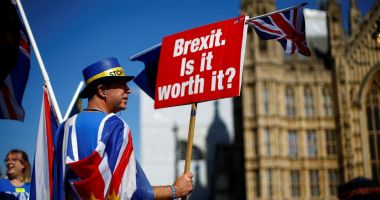 Stire din Social : Peste 600.000 de români vor să fie rezidenţi în UK