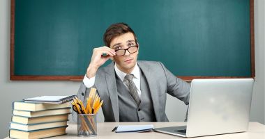 Stire din Cultură-Educație : Peste 6.800 de profesori s-au modernizat ca să predea în era digitală