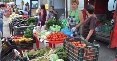 Stire din Economie : Peste 94% din cheltuielile românilor sunt pentru consumul zilnic și dări către stat