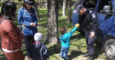 Peste o mie de elevi, curioși să-i cunoască pe jandarmii constănțeni - 4