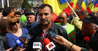 Stire din Politică-Administrație : Peste o mie de locuitori din comuna Peștera au protestat la CJC