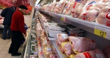 Peste o tonă de carne de pui,  confiscată în Constanța