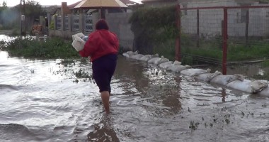 Apele au făcut prăpăd în comuna Peștera. Pagube de peste 1 milion de euro - 6