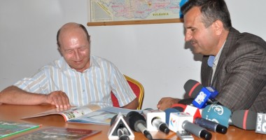 GALERIE FOTO. Președintele Traian Băsescu a participat la Ziua Comunei Peștera - 6