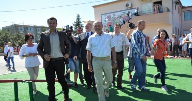 GALERIE FOTO. Președintele Traian Băsescu a participat la Ziua Comunei Peștera - 13